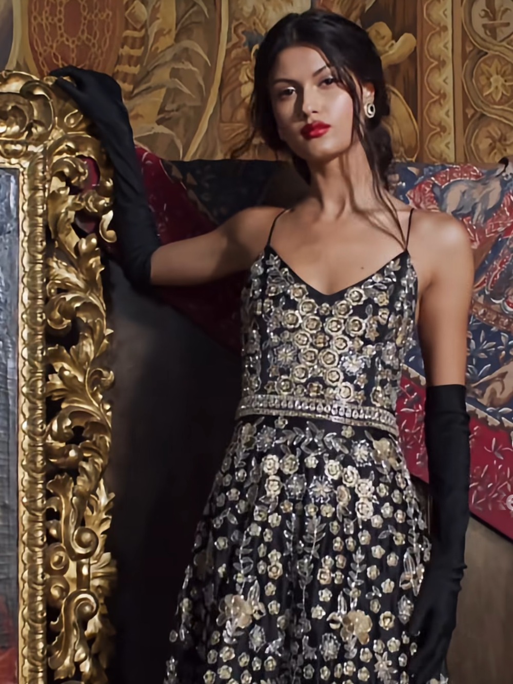 ALICE + OLIVIA DOMENICA EMBELLISHED GOWN - Picture 11 of 17
